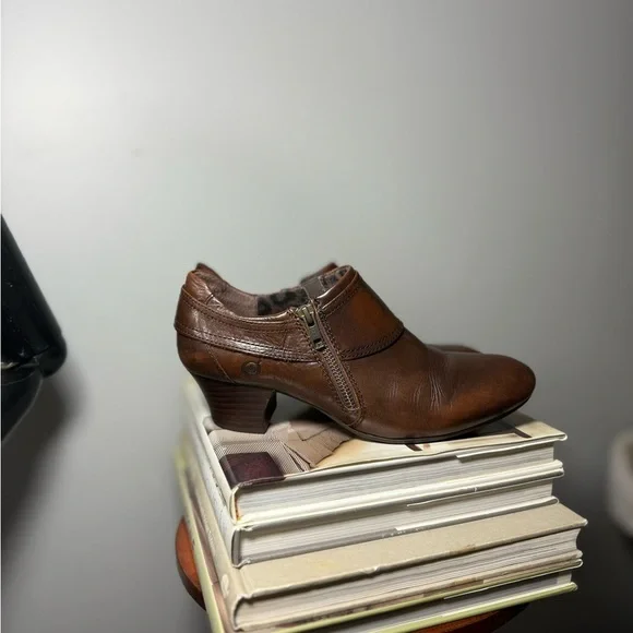 Born Brown Size 8 Leather Ankle Boots - Picture 2 of 14